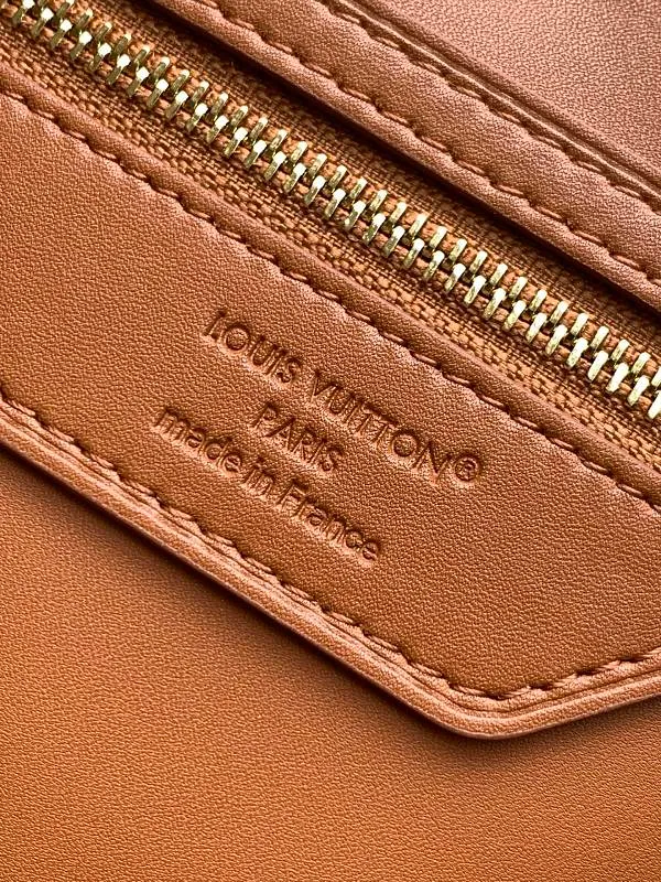 All categories Official website "Brand Women's Bags" Women's Bags 💙 LV 2026 new LV hand-held crossbody bag