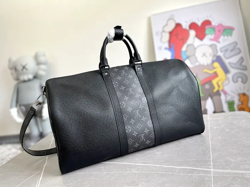 All categories 💚 Authentic bags 💚 LV LV new travel bag