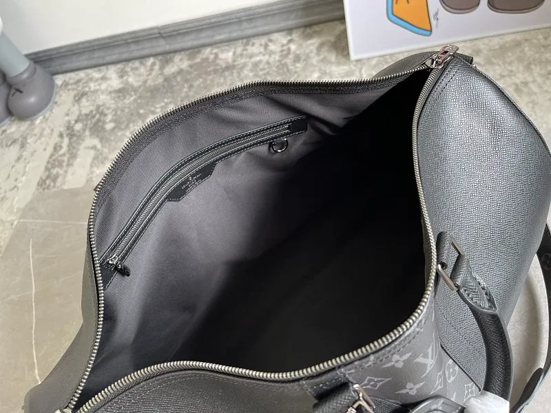 All categories 💚 Authentic bags 💚 LV LV new travel bag