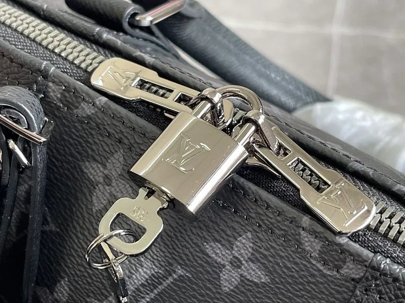 All categories 💚 Authentic bags 💚 LV LV new travel bag