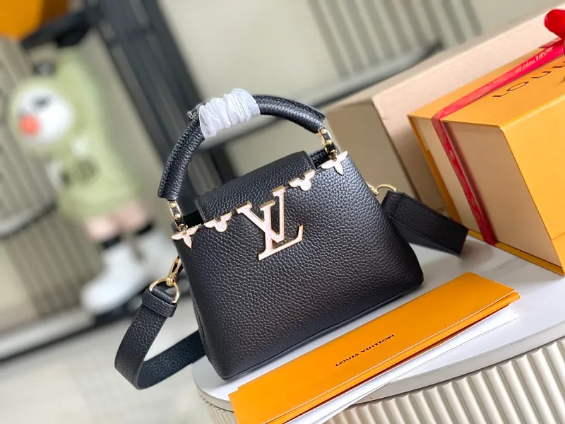 All Categories 💚 Authentic Grade Bags 💚 LV 2026 New LV Top Replica Crossbody Shoulder Bag