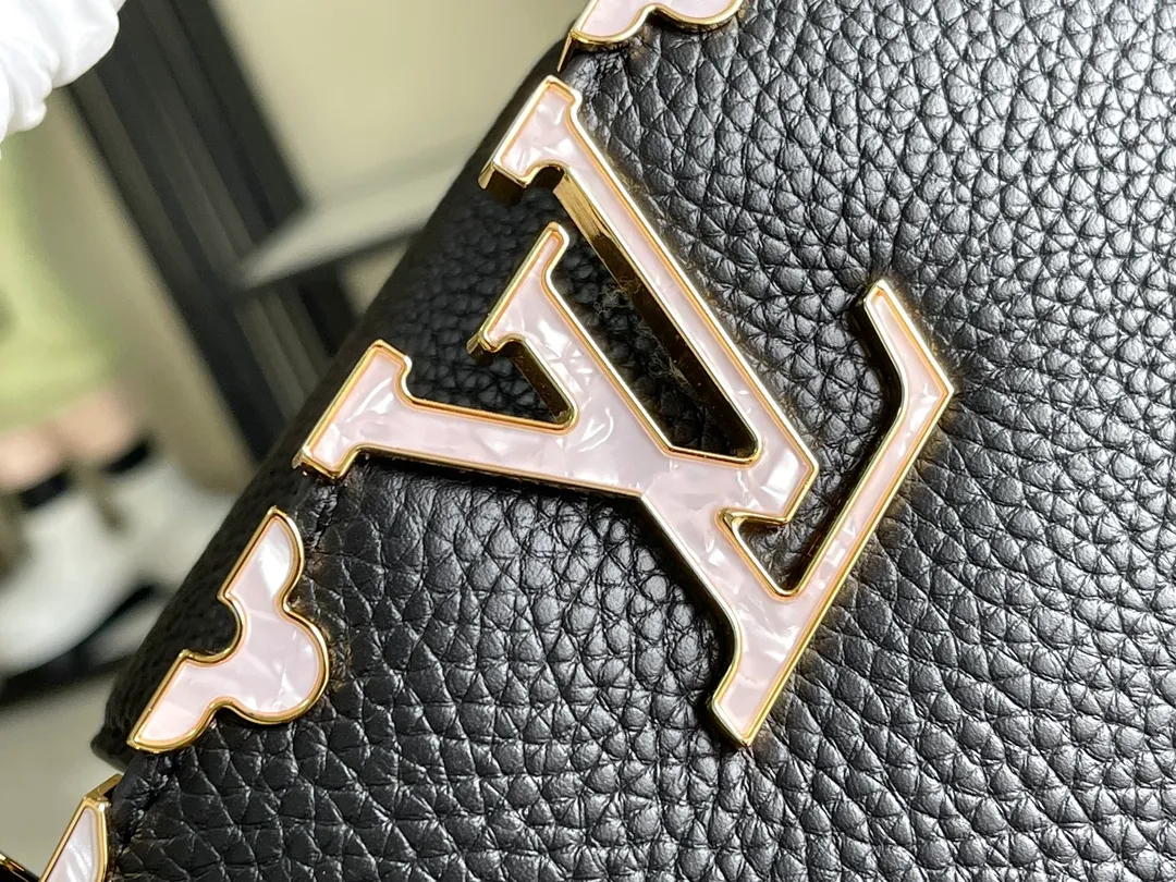 All Categories 💚 Authentic Grade Bags 💚 LV 2026 New LV Top Replica Crossbody Shoulder Bag