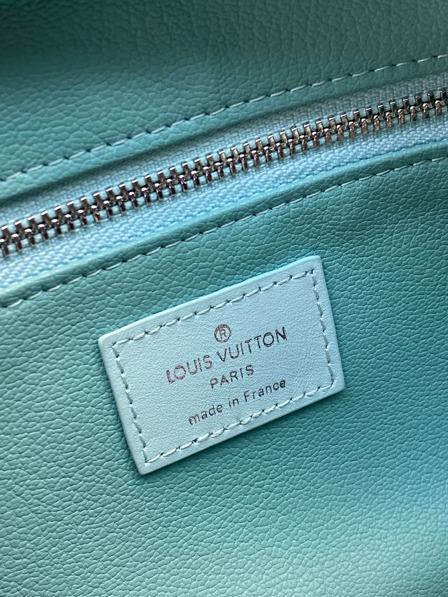 All categories Official website "Brand Women's Bags" Women's Bags 💙 LV 2025 new LV toiletry bag