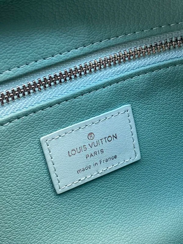 All categories Official website "Brand Women's Bags" Women's Bags 💙 LV 2025 new LV toiletry bag