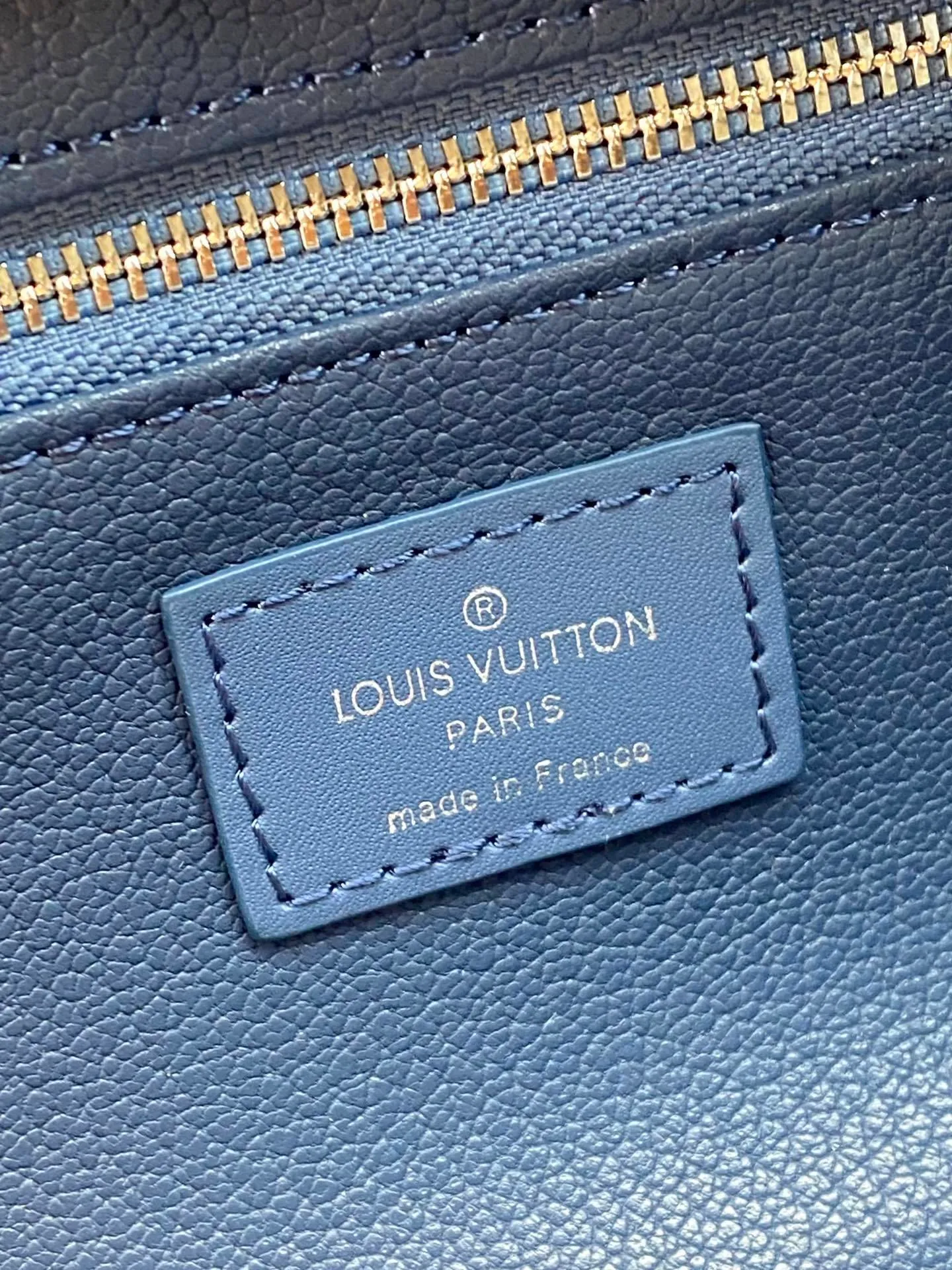 All categories Official website "Brand Women's Bags" Women's Bags 💙 LV 2025 new LV toiletry bag