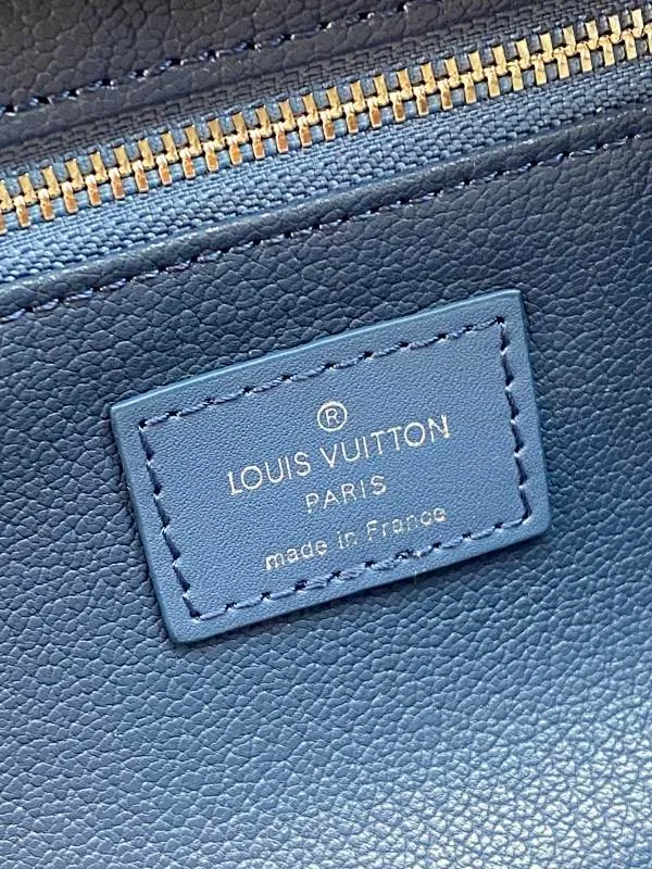 All categories Official website "Brand Women's Bags" Women's Bags 💙 LV 2025 new LV toiletry bag