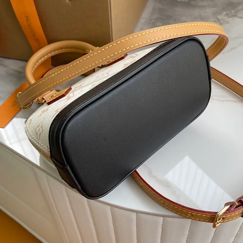 All Categories Official Website "Brand Women's Bags" Women's Bags 💙 LV LV 2026 New Crossbody Shoulder Bag