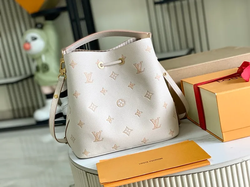 All Categories 💚 Authentic Grade Bags 💚 LV 2026 New LV Top Replica Crossbody Shoulder Bag