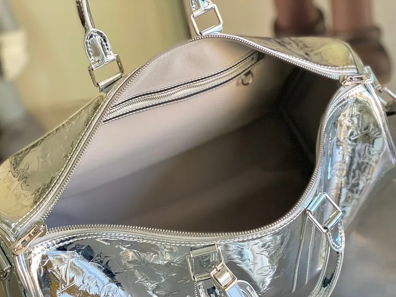 All categories 💚 Authentic bags 💚 LV LV new travel bag