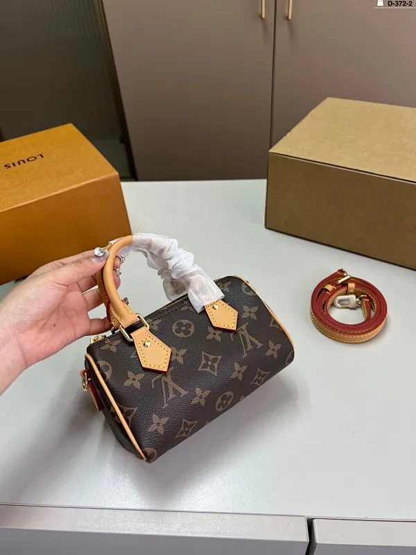 All Categories Official Website "Brand Women's Bags" Women's Bags 💙 LV 2025 New LV Crossbody Bag