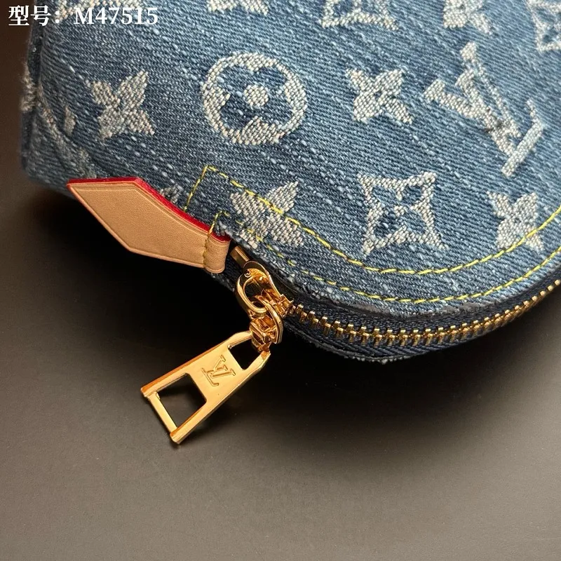 All Categories Official Website "Brand Women's Bags" Women's Bags 💙 LV 2026 New LV Cosmetic Bag