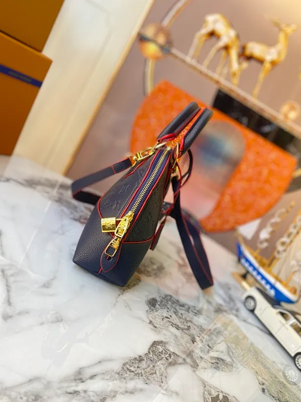 All categories Official website "Brand Women's Bags" Women's Bags 💙 LV 2022 official new LV handbag wholesale 58001800 High quality Size: 25-18-12 CM