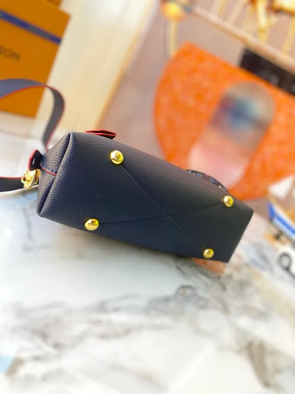 All categories Official website "Brand Women's Bags" Women's Bags 💙 LV 2022 official new LV handbag wholesale 58001800 High quality Size: 25-18-12 CM
