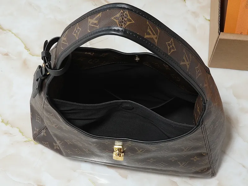 All categories Official website "Brand Women's Bags" Women's Bags 💙 LV 2025 new LV armpit bag