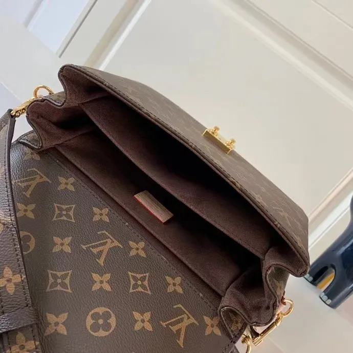 All categories Official website "Brand Women's Bags" Women's Bags 💙 LV fine imitation LV, high imitation LV bags, LV crossbody bags, 2023 official latest version LV messenger bag, LV bag factory, recommended bags, size: 25-17CM