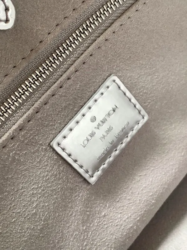 All categories Official website "Brand Women's Bags" Women's Bags 💙 LV 2026 new LV hand-held crossbody bag