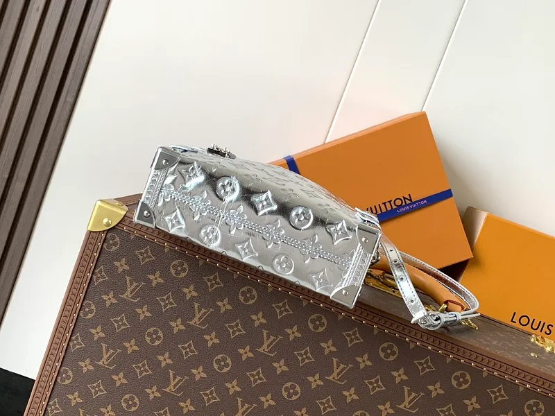 All Categories Official Website "Brand Women's Bags" Women's Bags 💙 LV 2026 New LV Crossbody Bag