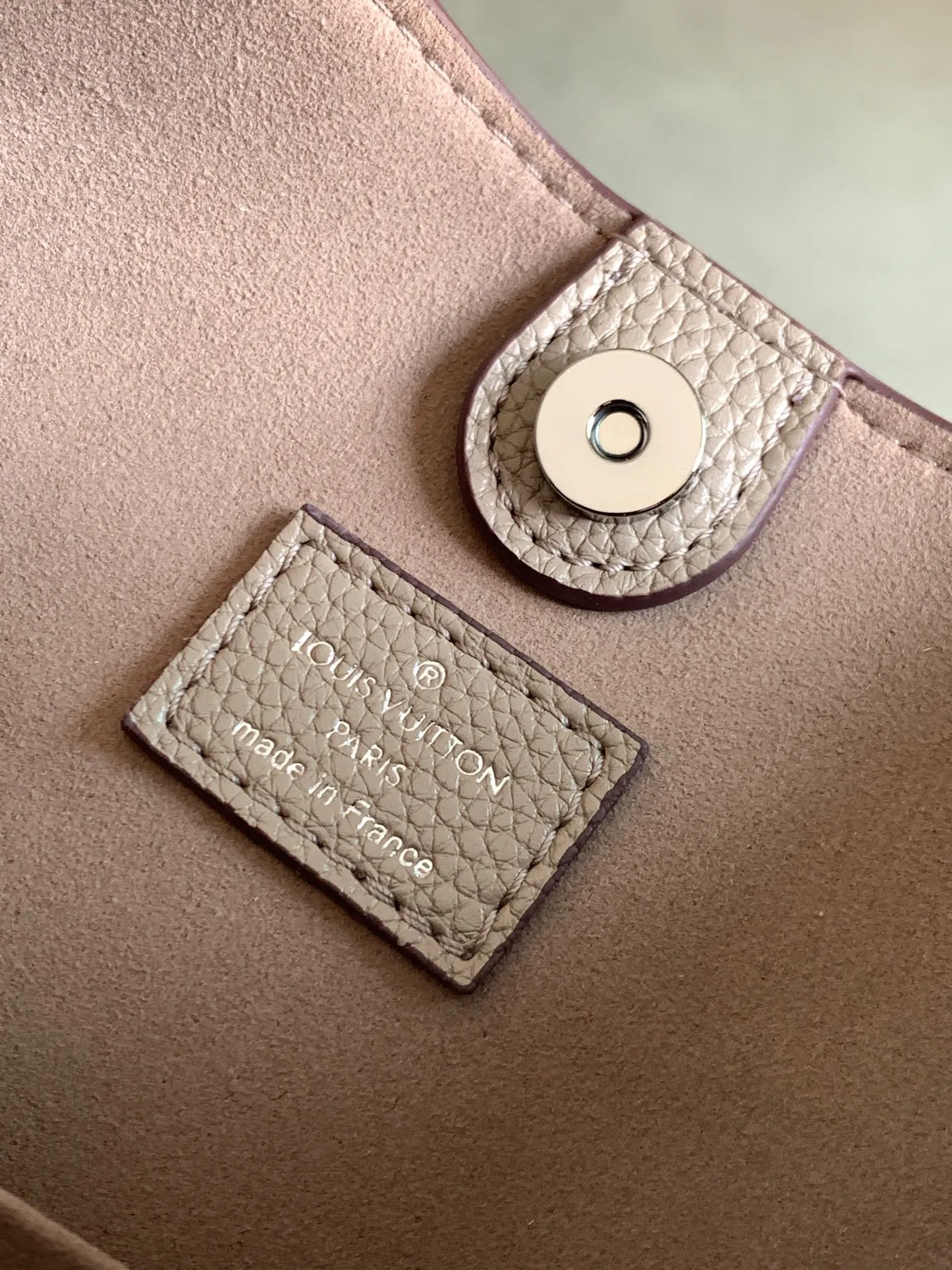 All Categories Official Website "Brand Women's Bags" Women's Bags 💙 LV 2026 New LV Crossbody Bag
