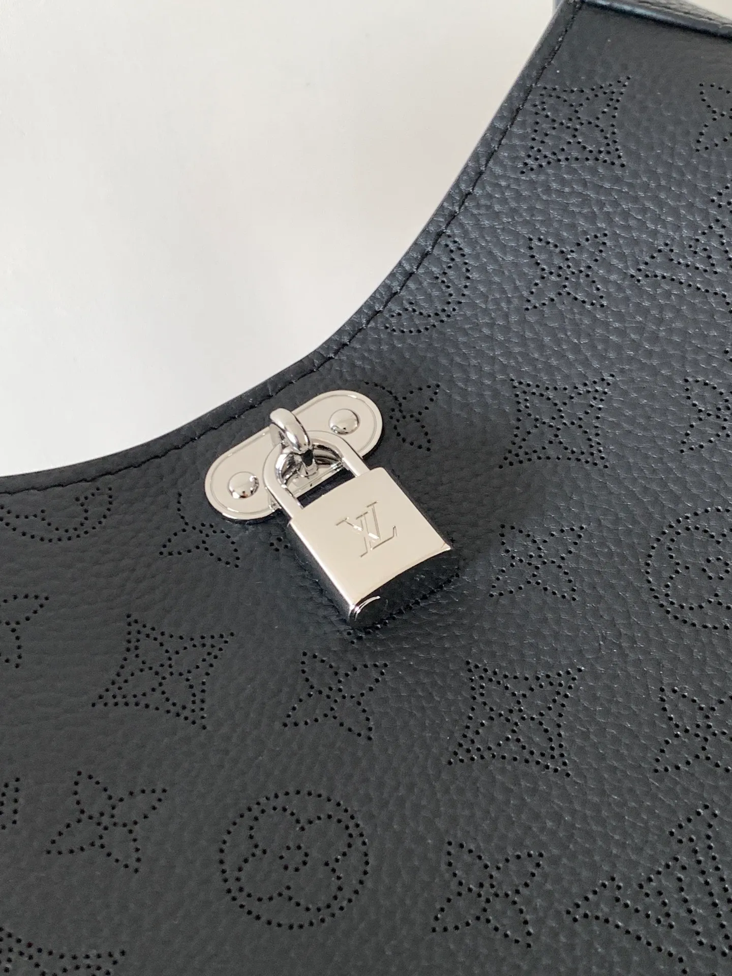All Categories Official Website "Brand Women's Bags" Women's Bags 💙 LV 2026 New LV Crossbody Bag