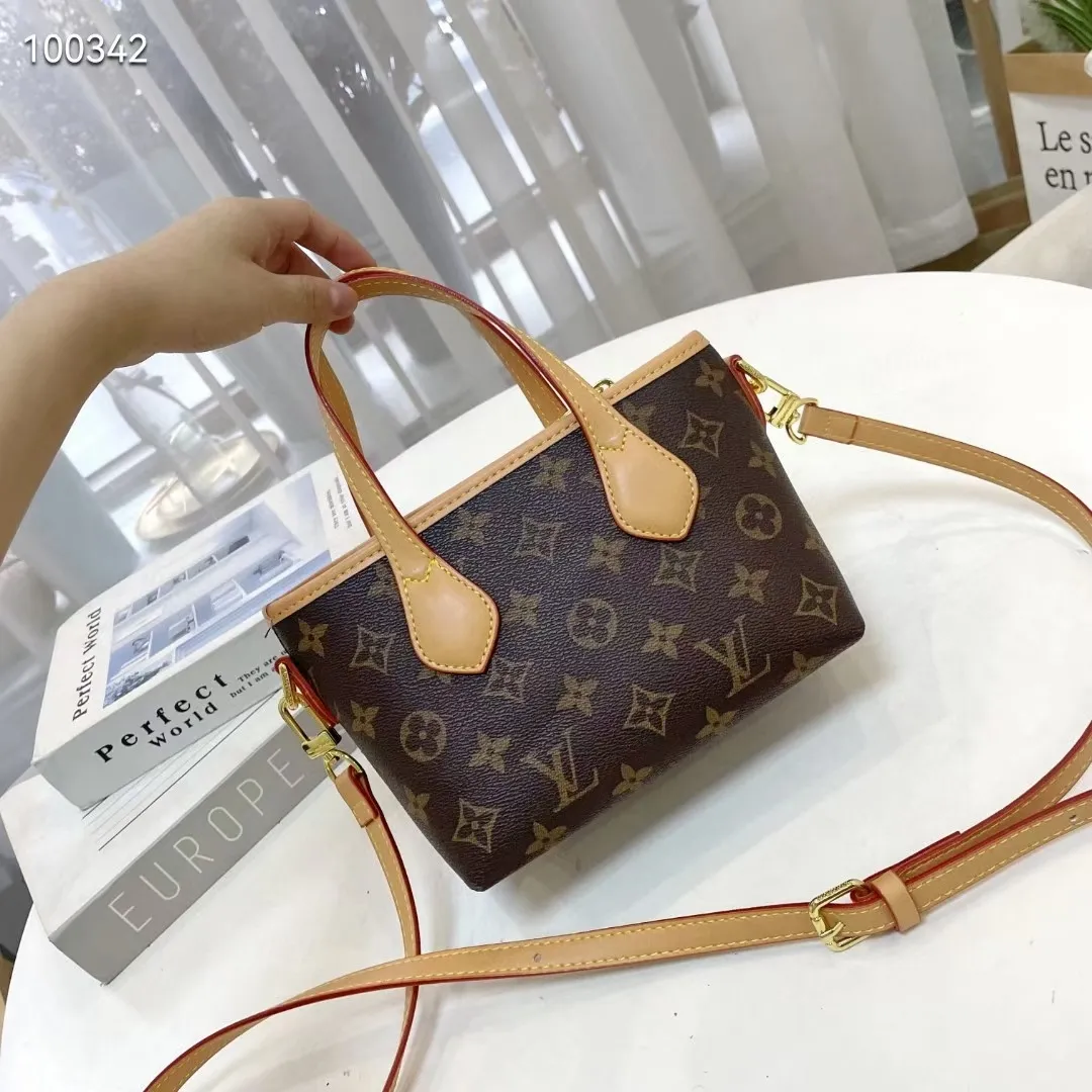 All categories Official website "Brand Women's Bags" Women's Bags 💙 LV fine imitation LV, high imitation LV bags, LV handbags, 2023 official latest version LV shopping bag, LV bag factory, recommended bags, size: 19-11-14CM
