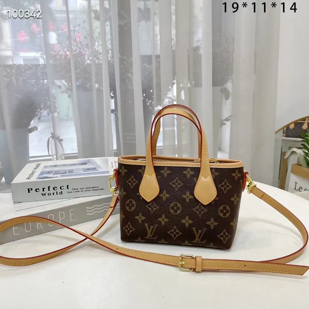 All categories Official website "Brand Women's Bags" Women's Bags 💙 LV fine imitation LV, high imitation LV bags, LV handbags, 2023 official latest version LV shopping bag, LV bag factory, recommended bags, size: 19-11-14CM