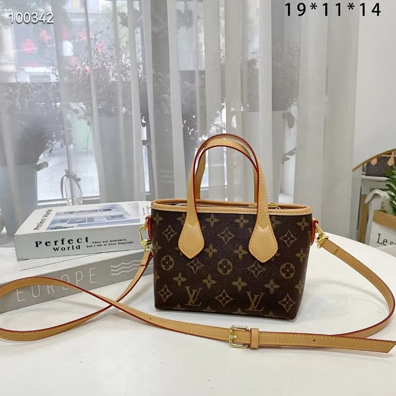 All categories Official website "Brand Women's Bags" Women's Bags 💙 LV fine imitation LV, high imitation LV bags, LV handbags, 2023 official latest version LV shopping bag, LV bag factory, recommended bags, size: 19-11-14CM