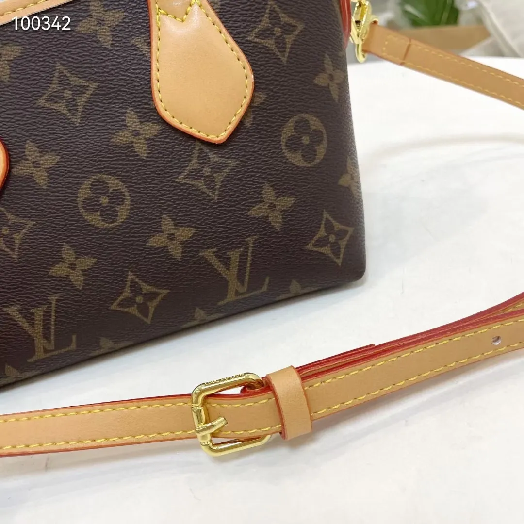 All categories Official website "Brand Women's Bags" Women's Bags 💙 LV fine imitation LV, high imitation LV bags, LV handbags, 2023 official latest version LV shopping bag, LV bag factory, recommended bags, size: 19-11-14CM