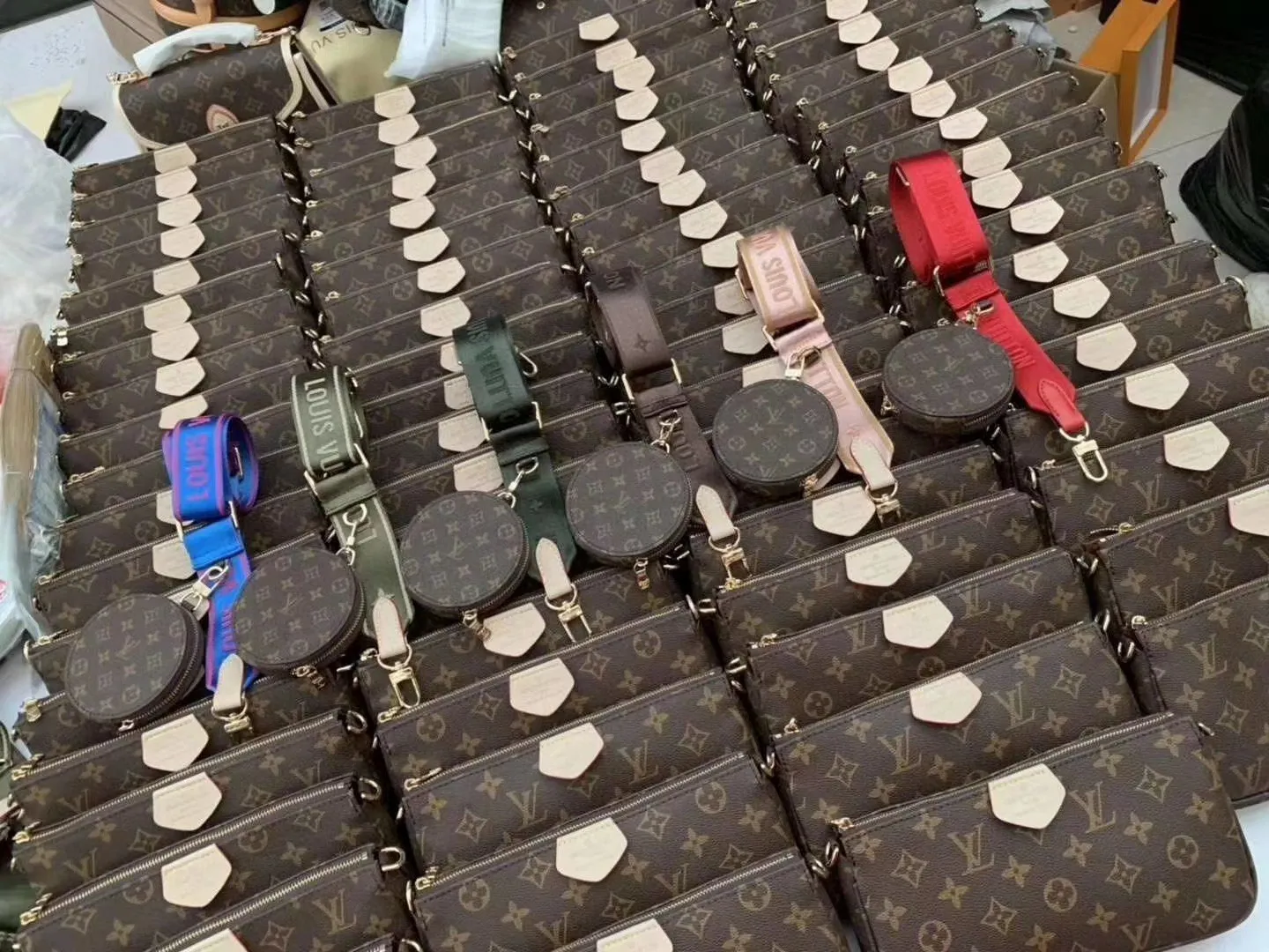 All categories Official website "Brand Women's Bags" Women's Bags 💙 LV fine imitation LV, high imitation LV bags, LV crossbody bags, 2023 official latest version LV crossbody bag three-piece set, LV bag factory, bag recommendations, size: 24-13-4.5 19.5-11-4 9.5-2CM