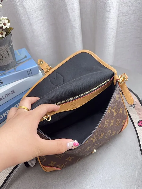 All Categories Official Website "Brand Women's Bags" Women's Bags 💙 LV 2025 New LV Crossbody Bag
