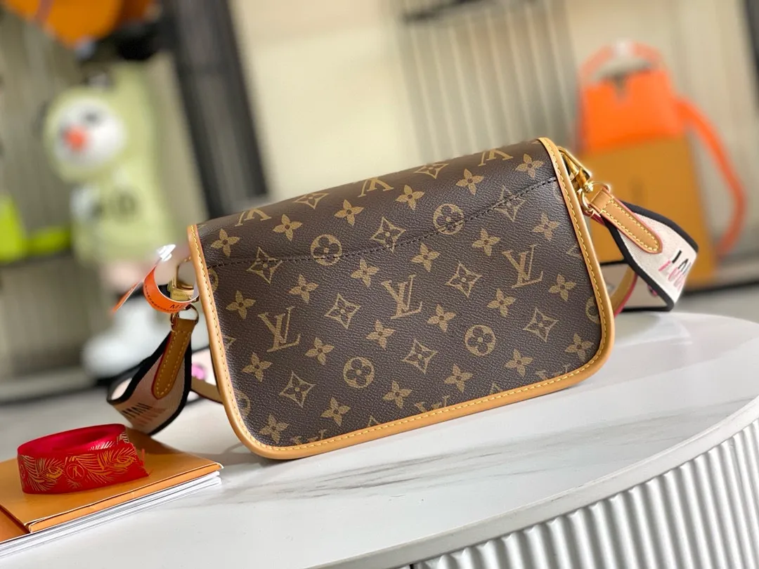 All Categories 💚 Authentic Grade Bags 💚 LV 2026 New LV Top Replica Crossbody Shoulder Bag