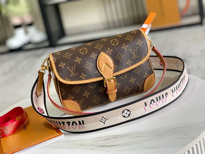 All Categories 💚 Authentic Grade Bags 💚 LV 2026 New LV Top Replica Crossbody Shoulder Bag