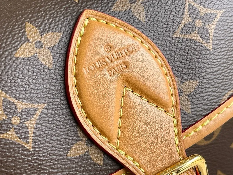 All Categories 💚 Authentic Grade Bags 💚 LV 2026 New LV Top Replica Crossbody Shoulder Bag