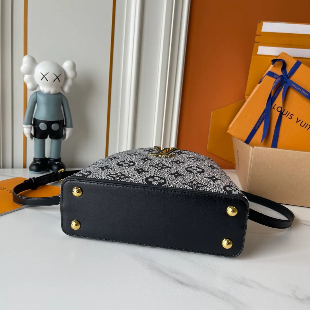 All Categories Official Website "Brand Women's Bags" Women's Bags 💙 LV LV 2026 New Crossbody Shoulder Bag