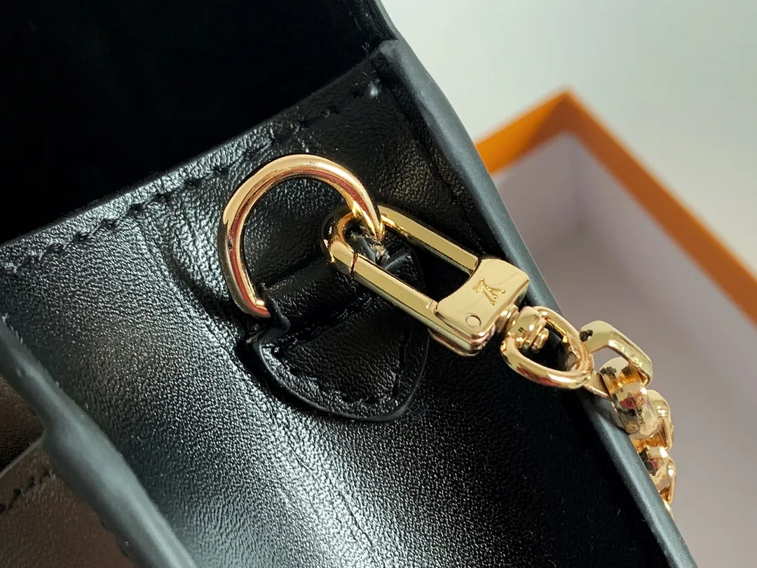 All Categories Official Website "Brand Women's Bags" Women's Bags 💙 LV 2026 New LV Crossbody Bag