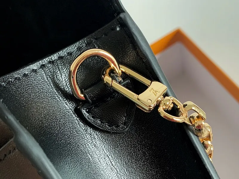 All Categories Official Website "Brand Women's Bags" Women's Bags 💙 LV 2026 New LV Crossbody Bag