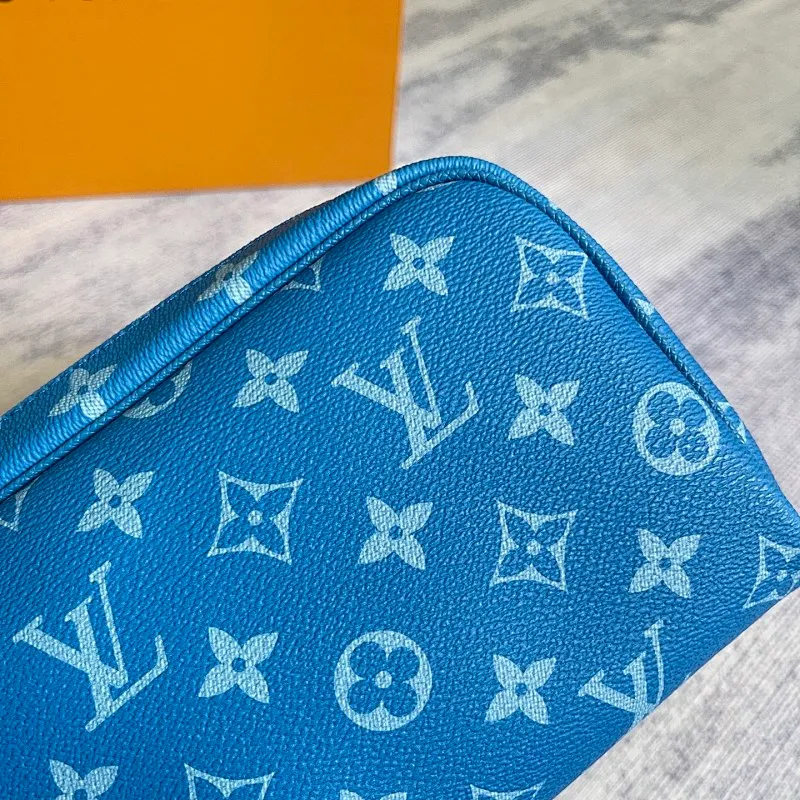 All categories Official website "Brand Women's Bags" Women's Bags 💙 LV 2025 new LV toiletry bag