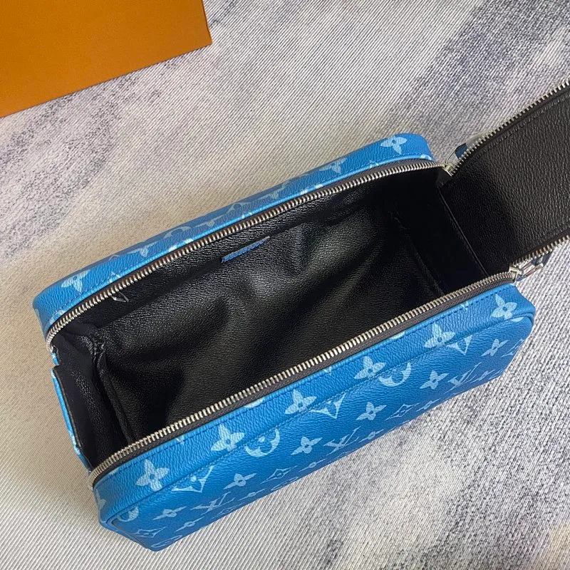 All categories Official website "Brand Women's Bags" Women's Bags 💙 LV 2025 new LV toiletry bag