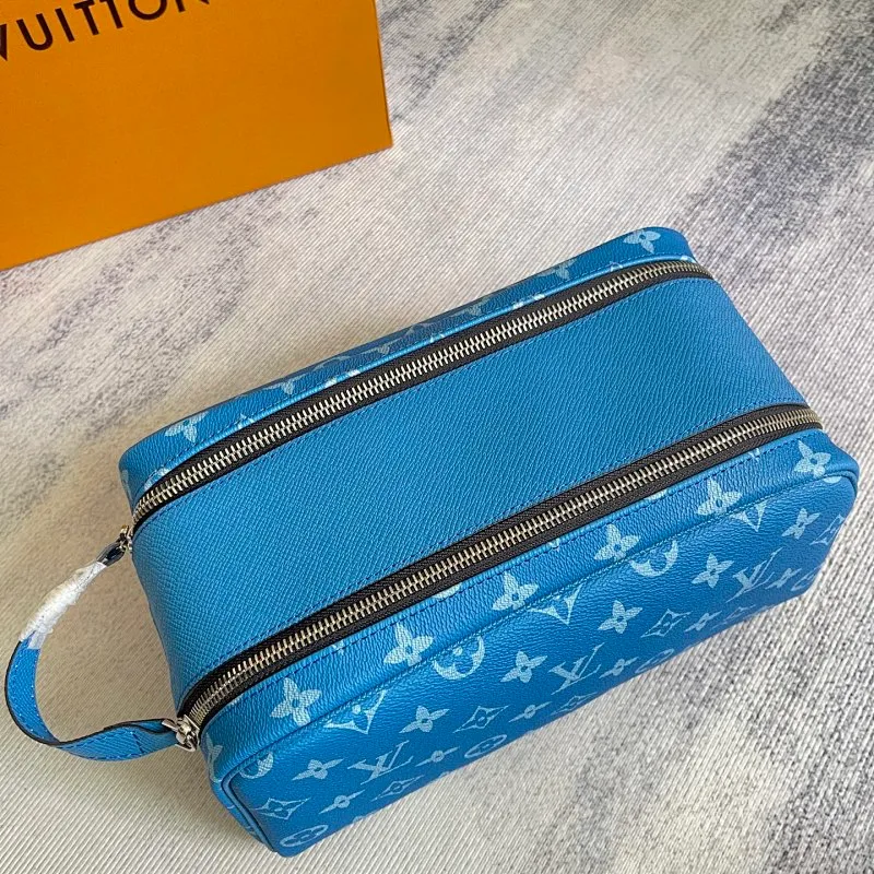 All categories Official website "Brand Women's Bags" Women's Bags 💙 LV 2025 new LV toiletry bag