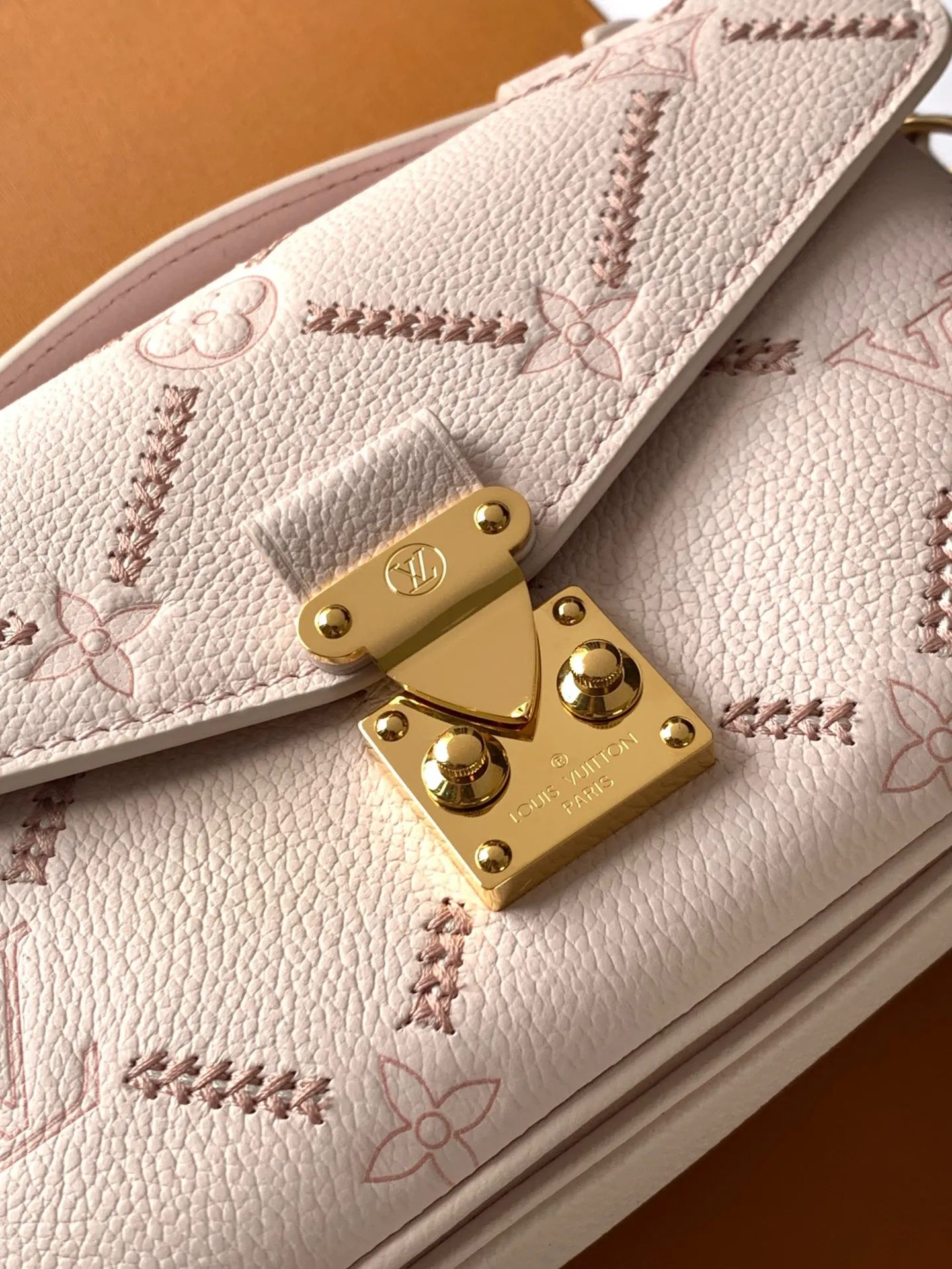 All Categories Official Website "Brand Women's Bags" Women's Bags 💙 LV 2026 New LV Crossbody Bag