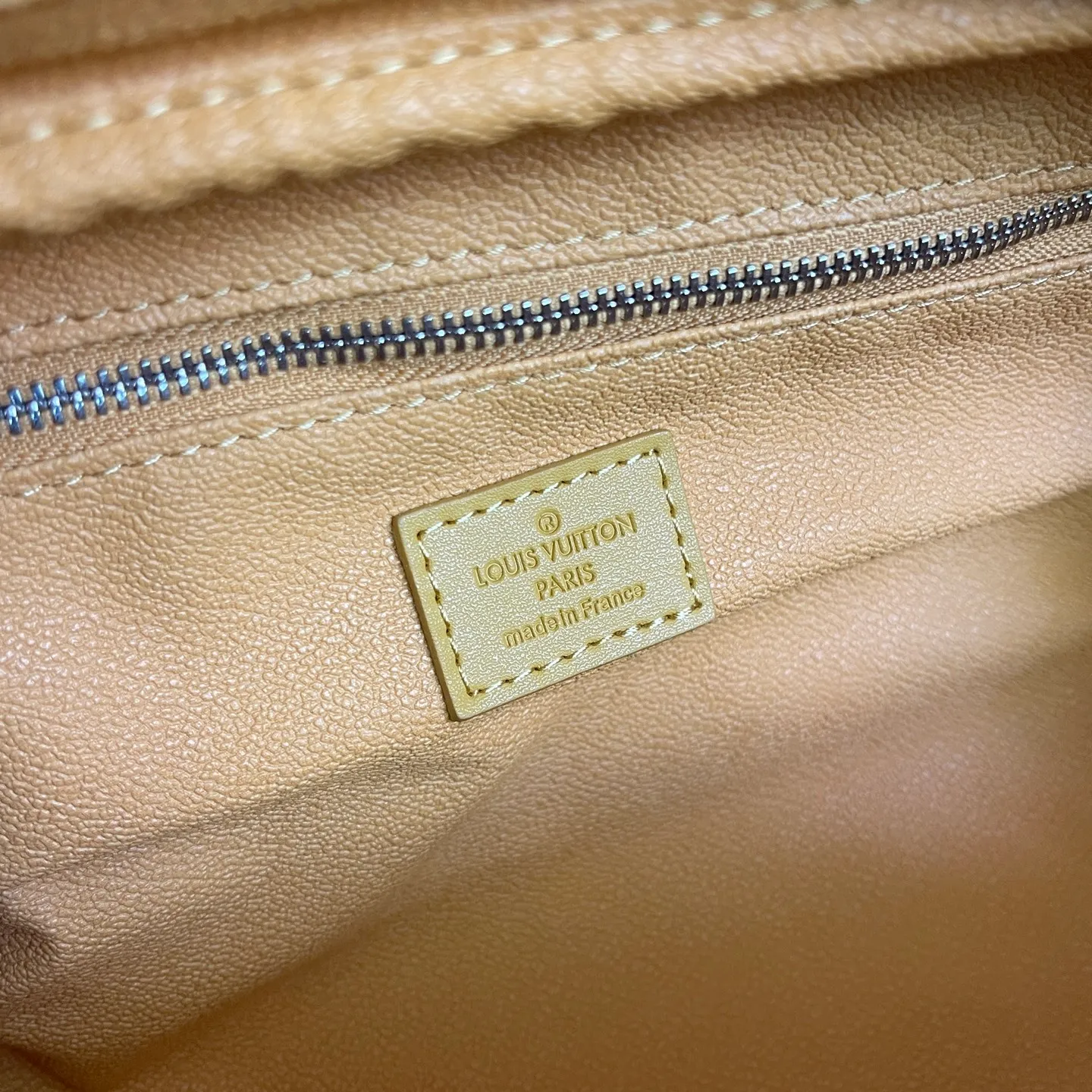 All categories Official website "Brand Women's Bags" Women's Bags 💙 LV 2025 new LV toiletry bag