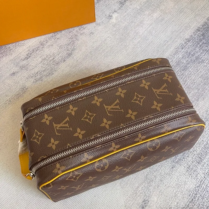 All categories Official website "Brand Women's Bags" Women's Bags 💙 LV 2025 new LV toiletry bag