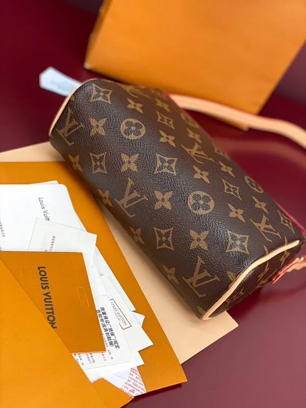 All categories Official website "Brand Women's Bags" Women's Bags 💙 LV 2025 new LV armpit bag
