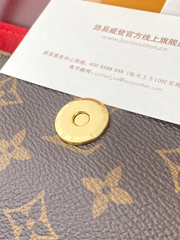 All categories Official website "Brand Women's Bags" Women's Bags 💙 LV 2025 new LV armpit bag