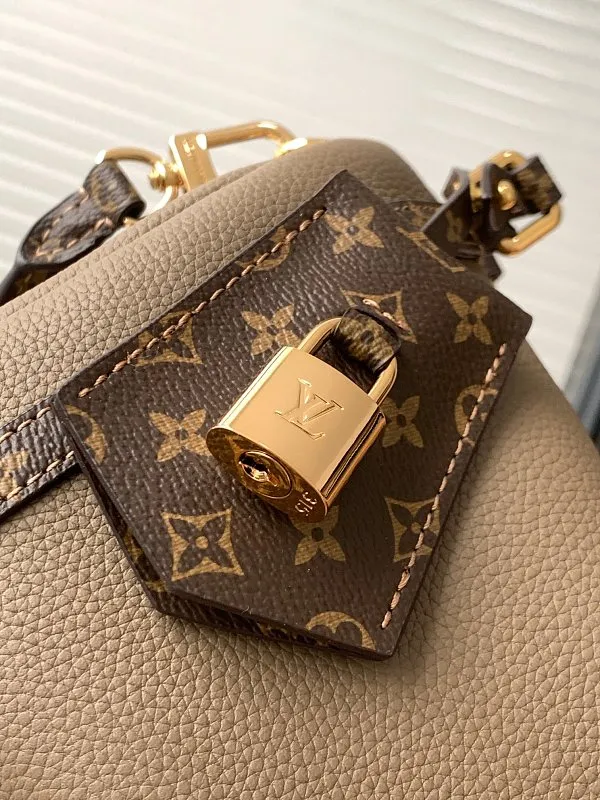All Categories Official Website "Brand Women's Bags" Women's Bags 💙 LV 2026 Official Website New LV Crossbody Bag