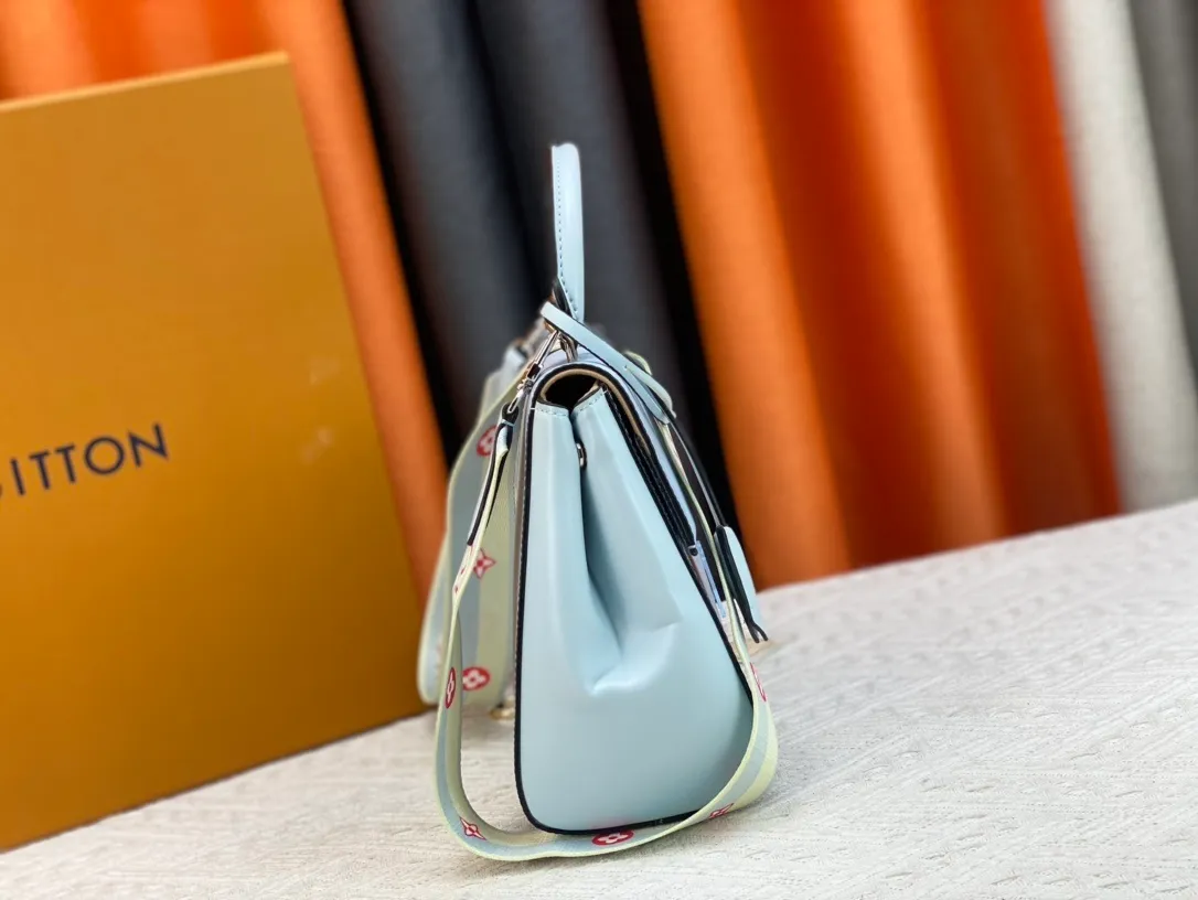 All Categories Official Website "Brand Women's Bags" Women's Bags 💙 LV 2023 New LV Crossbody Bag