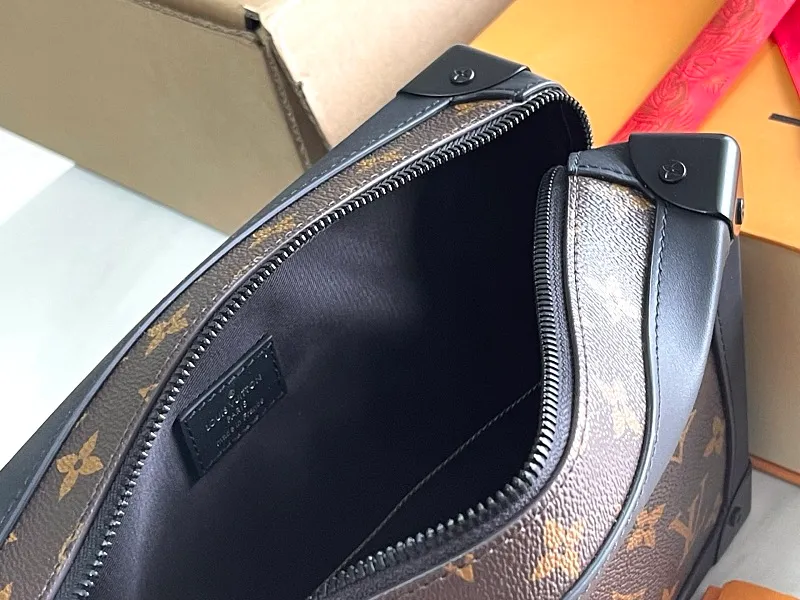 All categories 💚 Authentic bags 💚 LV 2026 new LV top replica clutch bag