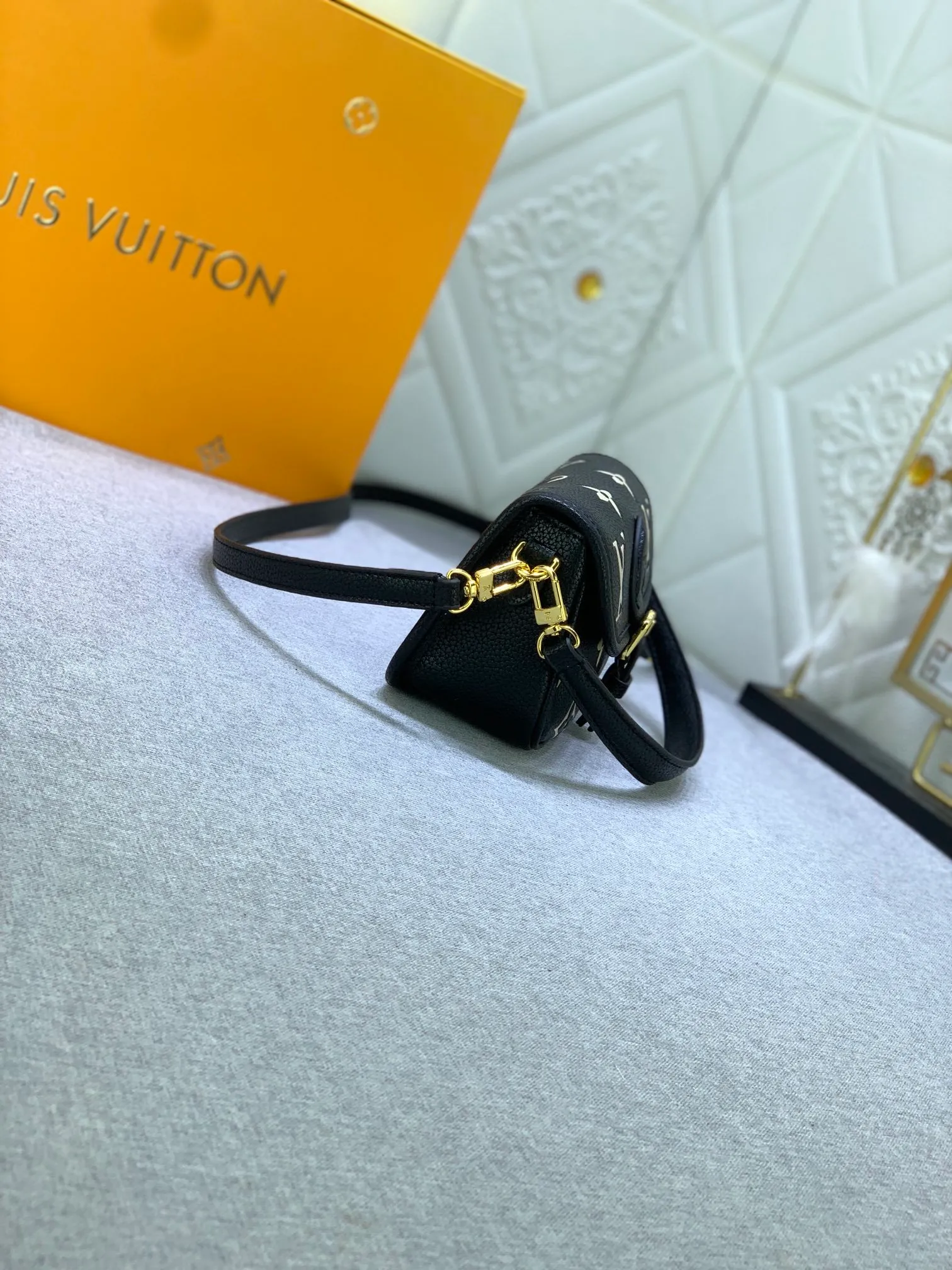 All Categories Official Website "Brand Women's Bags" Women's Bags 💙 LV 2024 New LV Crossbody Bag