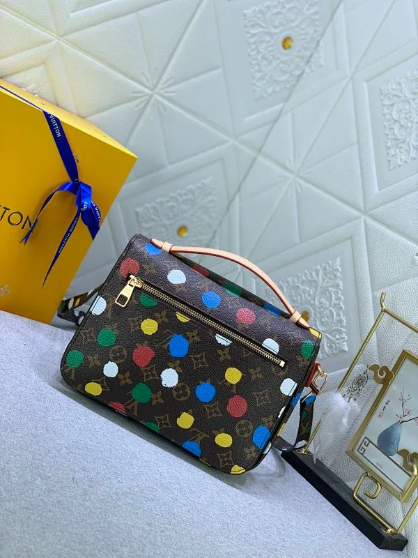 All Categories Official Website "Brand Women's Bags" Women's Bags 💙 LV 2024 New LV Crossbody Bag