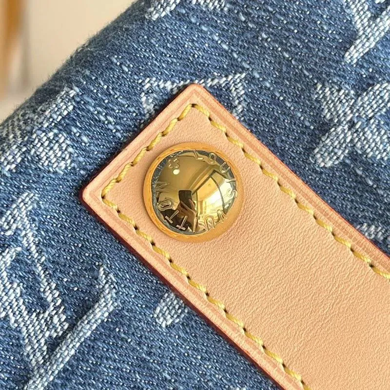 All Categories Official Website "Brand Women's Bags" Women's Bags 💙 LV LV 2026 New Crossbody Shoulder Bag