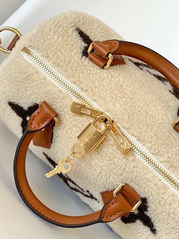 All Categories Official Website "Brand Women's Bags" Women's Bags 💙 LV 2025 New LV Crossbody Bag